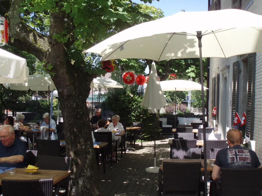 Weisses Kreuz Hotel Lyss Exterior photo