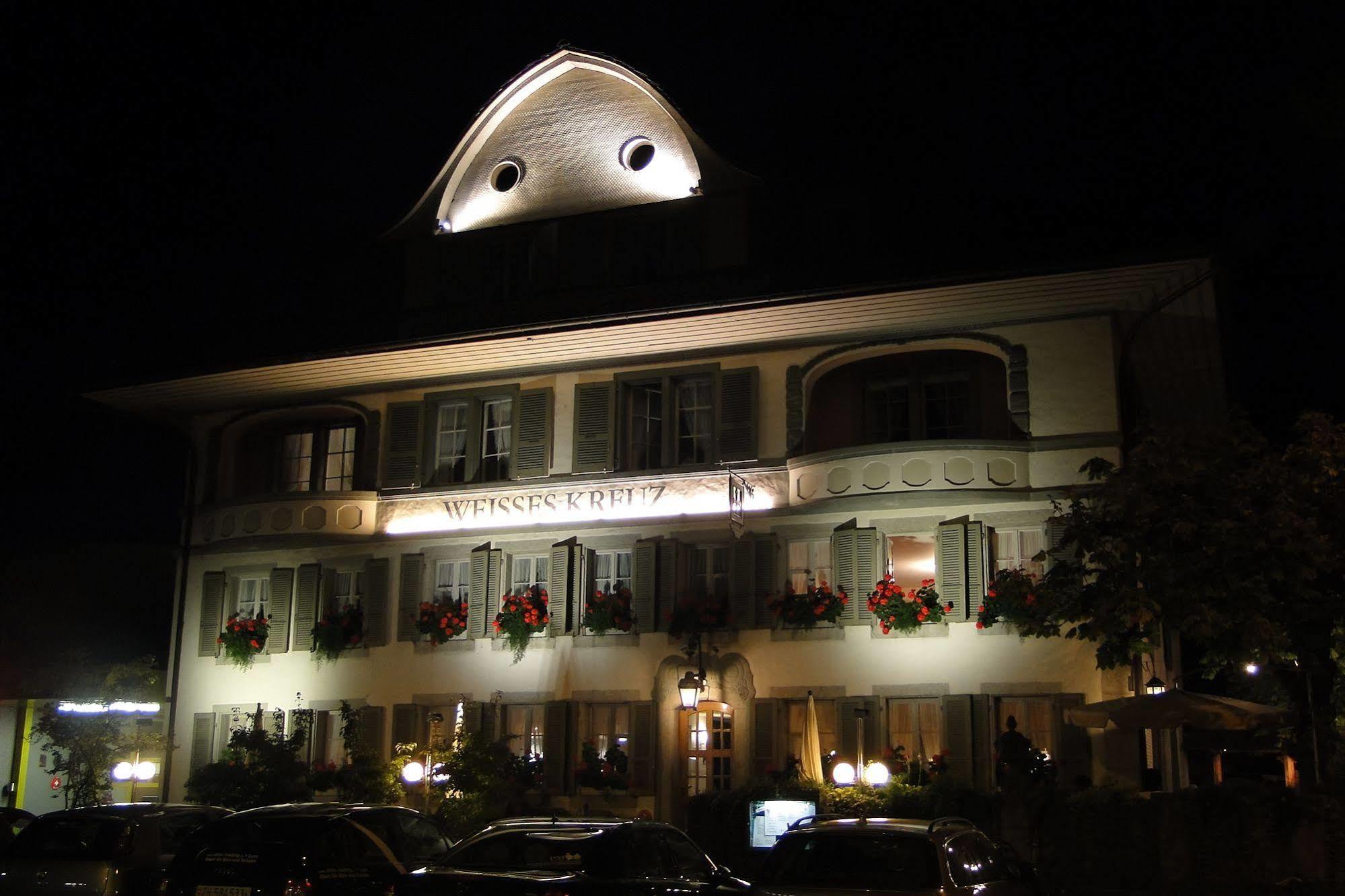 Weisses Kreuz Hotel Lyss Exterior photo
